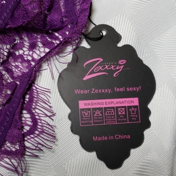 ZEXXXY Puple Eyelash Lace Teddy Lingerie NWT bag M - Picture 5 of 8